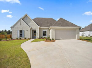 109 LAKECREST DRIVE